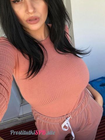 Нелли Сочная Брюнетка